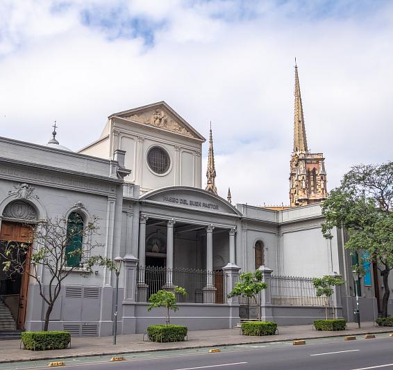 Paseo del Buen Pastor streetwalk