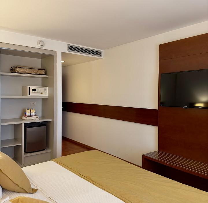 Standard Single/Double room
